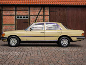 Image 10/40 of Mercedes-Benz 350 SE (1975)