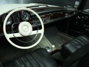 Bild 13/30 von Mercedes-Benz 250 SE (1966)