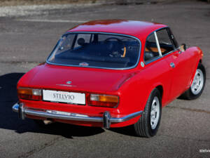 Image 16/43 of Alfa Romeo 2000 GT Veloce (1972)