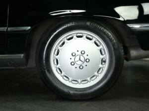 Image 28/30 of Mercedes-Benz 560 SL (1987)