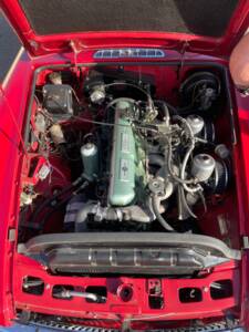 Image 11/11 of MG MGC GT (1969)