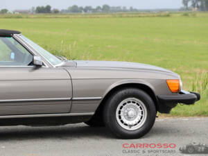 Image 31/42 of Mercedes-Benz 380 SL (1982)