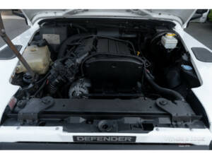 Image 21/21 of Land Rover Defender 90 (1996)