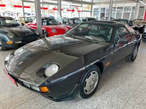 Image 4/20 of Porsche 928 S (1984)