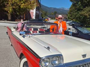 Image 2/31 of Ford Fairlane Skyliner (1959)