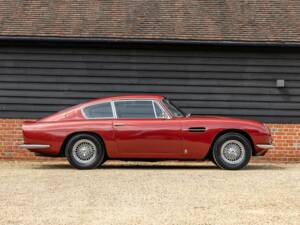 Bild 2/50 von Aston Martin DB 6 Vantage (1969)