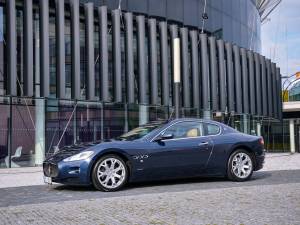 Image 6/22 of Maserati GranTurismo 4.2 (2008)