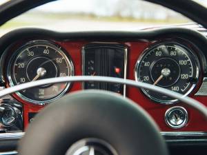 Bild 28/46 von Mercedes-Benz 280 SL (1969)