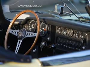 Immagine 11/23 di Jaguar E-Type (1968)