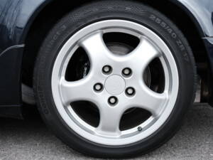 Image 14/97 of Porsche 911 Carrera 4 (1991)