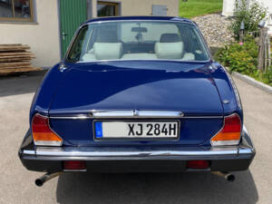 Image 8/36 of Jaguar XJ 6 4.2 (1984)