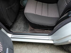 Image 34/75 of Mercedes-Benz E 280 T (1994)