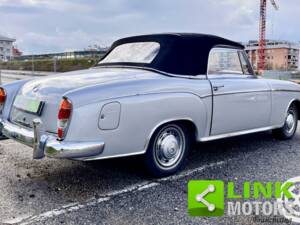 Image 8/10 de Mercedes-Benz 220 SE Cabriolet (1960)