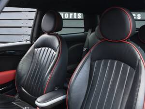 Image 17/56 of Mini John Cooper Works (2010)