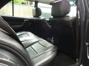 Immagine 62/98 di Mercedes-Benz 190 E 2.3-16 (1985)