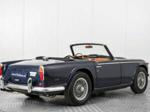 Image 2/50 de Triumph TR 250 (1968)