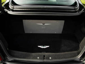 Image 43/50 of Aston Martin V12 Vanquish S (2005)