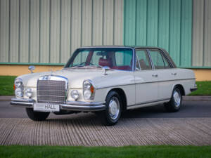 Image 7/34 de Mercedes-Benz 280 SE (1969)