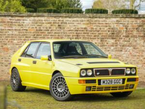 Image 14/50 of Lancia Delta HF Integrale Evoluzione II (1994)