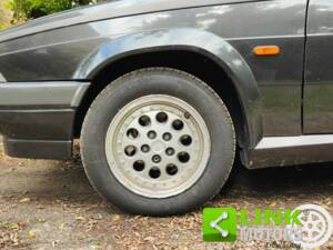 Image 7/10 de Alfa Romeo 75 2.0 Twin Spark (1991)