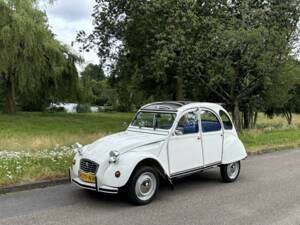 Image 13/24 of Citroën 2 CV 6 (1987)