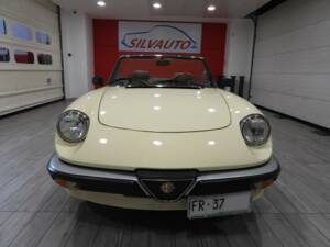 Bild 2/15 von Alfa Romeo 1.6 Spider (1983)