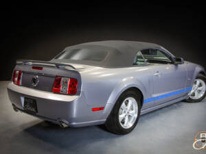 Image 27/27 of Ford Mustang GT (2005)