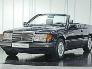 Image 5/10 of Mercedes-Benz 300 CE-24 (1992)