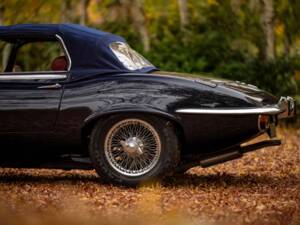 Image 5/8 de Jaguar XK-E (1971)