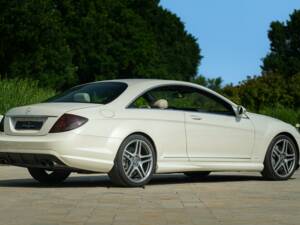 Imagen 7/50 de Mercedes-Benz CL 63 AMG (2009)