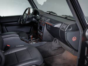 Image 9/32 of Mercedes-Benz G 500 (SWB) (2012)