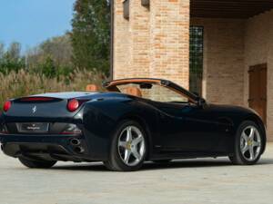 Bild 13/50 von Ferrari California (2010)