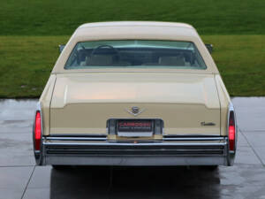 Bild 8/50 von Cadillac Coupe DeVille (1977)