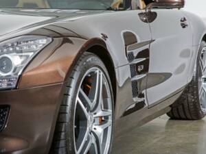 Image 11/20 de Mercedes-Benz SLS AMG Roadster (2011)