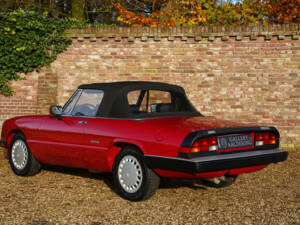 Image 2/50 de Alfa Romeo 2.0 Spider (1988)