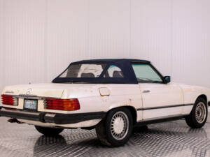 Imagen 2/43 de Mercedes-Benz 380 SL (1982)