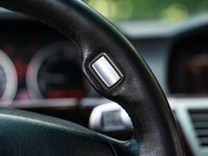 Bild 36/50 von BMW 745d (2005)