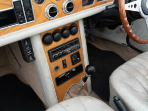 Image 16/50 of Beauford Serie 3 (2010)