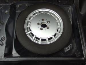 Immagine 69/98 di Mercedes-Benz 190 E 2.3-16 (1985)