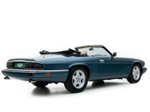 Image 8/36 of Jaguar XJS 6.0 (1994)