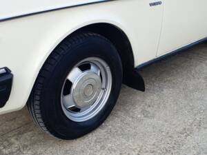 Image 12/50 of Volvo 244 DLS (1978)