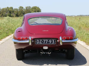 Image 10/50 de Jaguar Type E 3.8 (1964)