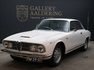Afbeelding 13/50 van Alfa Romeo 2600 Sprint (1965)