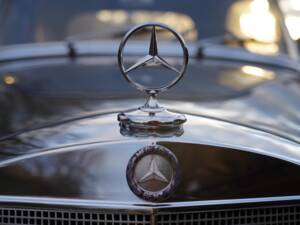 Image 16/21 of Mercedes-Benz 220 SE (1960)