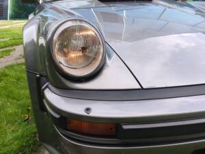 Image 81/104 of Porsche 911 Carrera 3.2 (1986)