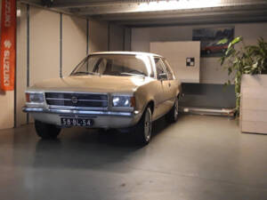 Image 4/5 of Opel Rekord 1700 (1974)