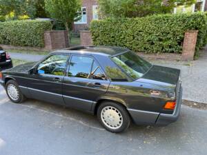 Bild 3/15 von Mercedes-Benz 190 E 1.8 (1992)