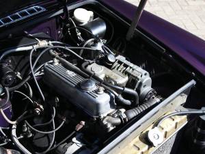 Image 30/34 de MG MGB (1972)
