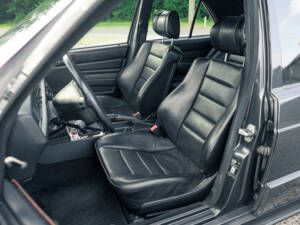 Imagen 32/51 de Mercedes-Benz 190 E 2.5-16 Evolution II (1991)