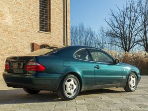 Imagen 6/50 de Mercedes-Benz CLK 200 (1997)